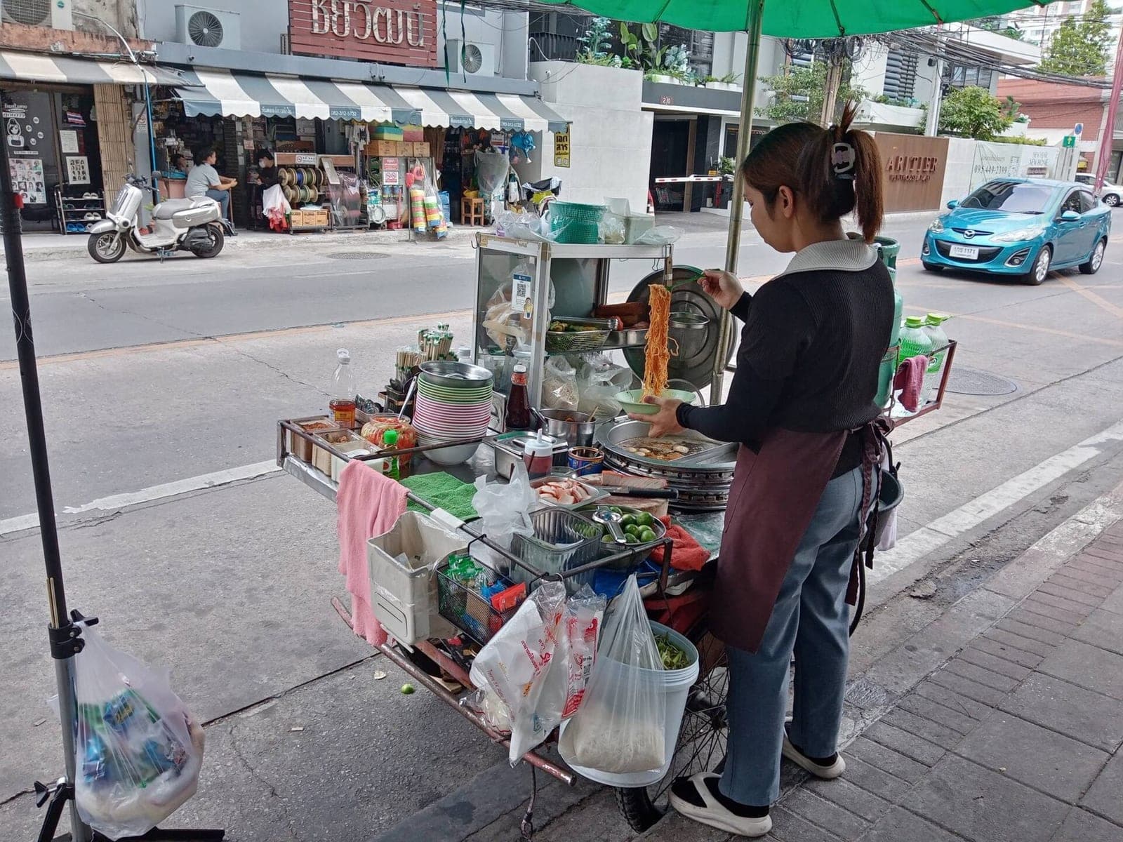 ย่านอารีย์ กรุงเทพฯ ย่านร้านกาแฟกลางวันที่เหมาะกับการนัดเจอครั้งแรก