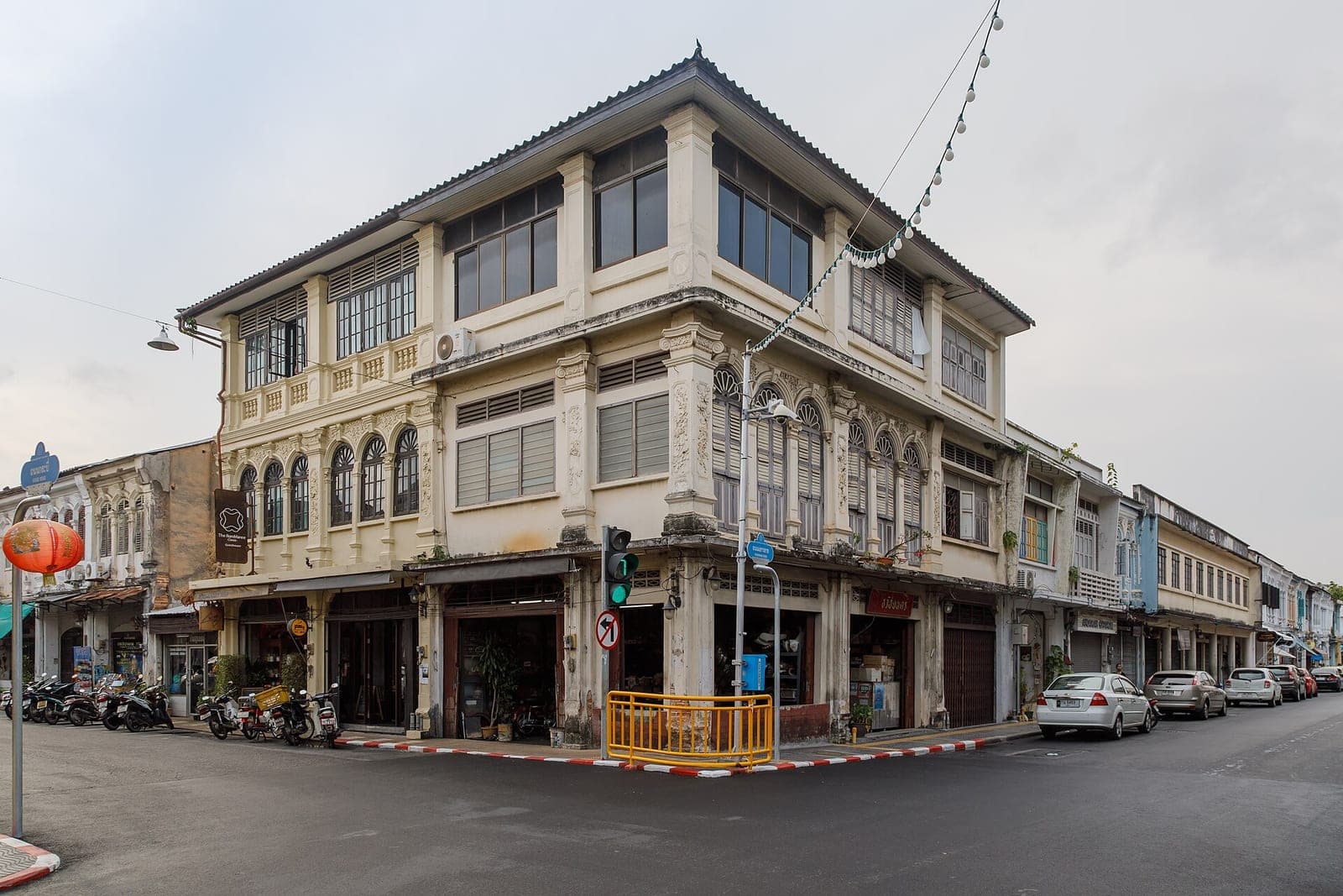ตึกชิโนโปรตุกีสในย่านเมืองเก่าภูเก็ต